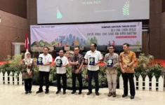 Kota Semarang meraih penghargaan atas kinerja dan inovasi bidang tata ruang wilayah tingkat Jawa Tengah dengan menempati peringkat pertama atau terbaik dari 35 kabupaten/kota.