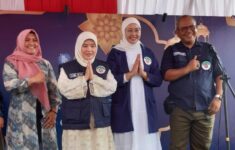 Istri Wali Kota Depok, Siti Barkah Hasanah (Cing Ikah), resmi dikukuhkan sebagai Pembina Asosiasi UMKM Kota Depok yang diketuai oleh Bang Saifullah.