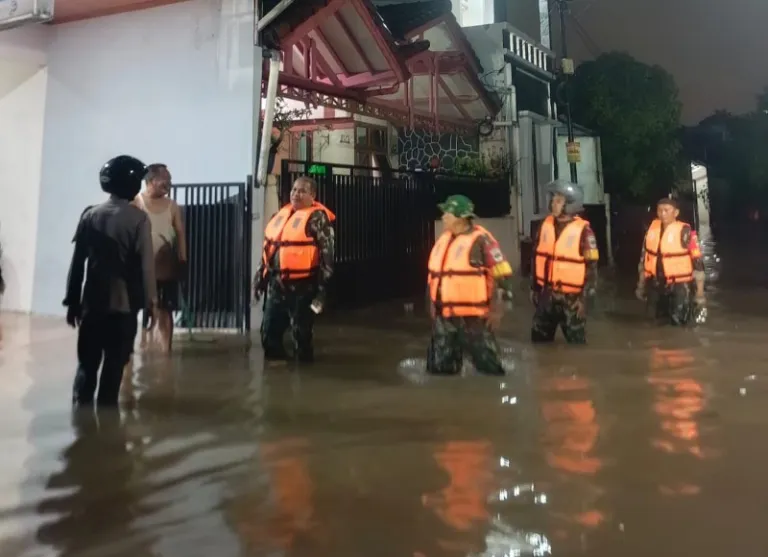 Banjir landa Cimanggis, Depok. (Foto: BNPB)